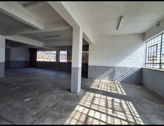 900M² WAREHOUSE TO LET IN BENROSE